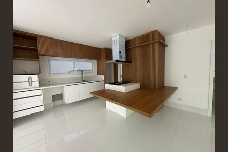 Casa de condomínio à venda com 390m², 4 quartos e 4 vagasCozinha