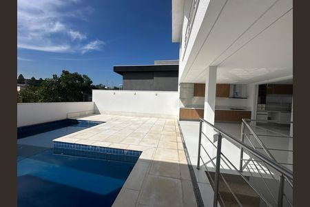 Casa de condomínio à venda com 390m², 4 quartos e 4 vagasPiscina