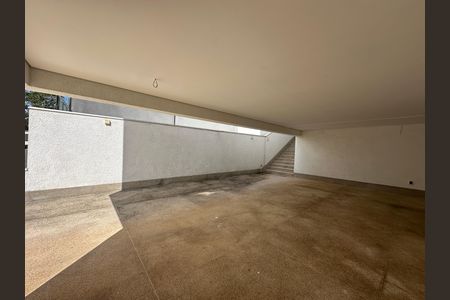 Casa de condomínio à venda com 390m², 4 quartos e 4 vagasGaragem