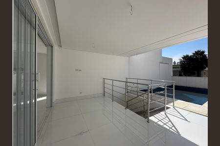Casa de condomínio à venda com 390m², 4 quartos e 4 vagasVaranda da Sala