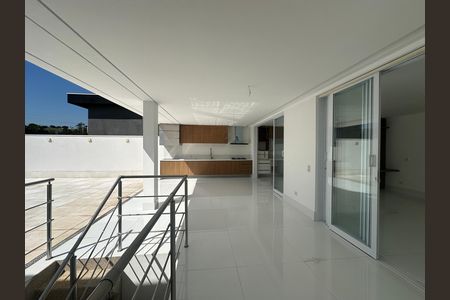 Casa de condomínio à venda com 390m², 4 quartos e 4 vagasVaranda da Sala