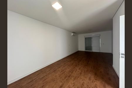 Casa de condomínio à venda com 390m², 4 quartos e 4 vagasSuíte 1