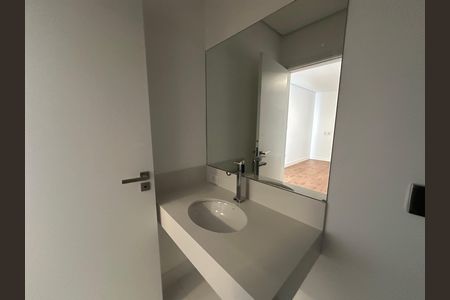 Casa de condomínio à venda com 390m², 4 quartos e 4 vagasBanheiro da Suíte 3
