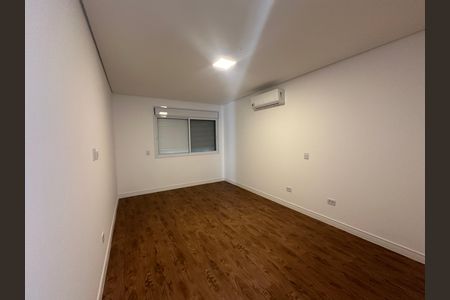 Casa de condomínio à venda com 390m², 4 quartos e 4 vagasSuíte 4