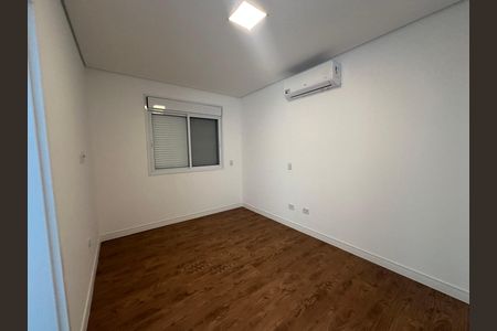 Casa de condomínio à venda com 390m², 4 quartos e 4 vagasSuíte 2