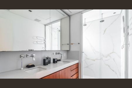 Apartamento à venda com 4 quartos, 254m² em Vila Nova Conceição, São Paulo