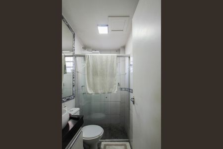 Apartamento à venda com 65m², 2 quartos e 2 vagasBanheiro Social