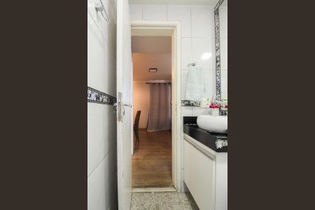 Apartamento à venda com 65m², 2 quartos e 2 vagasBanheiro Social