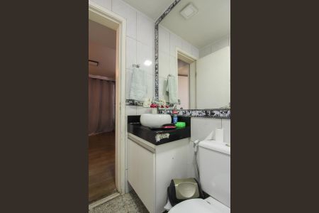 Apartamento à venda com 65m², 2 quartos e 2 vagasBanheiro Social