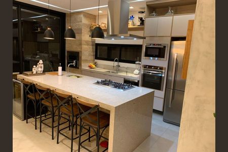 Casa à venda com 269m², 4 quartos e 4 vagas