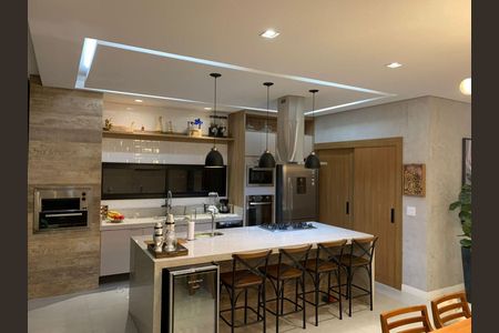 Casa à venda com 269m², 4 quartos e 4 vagas