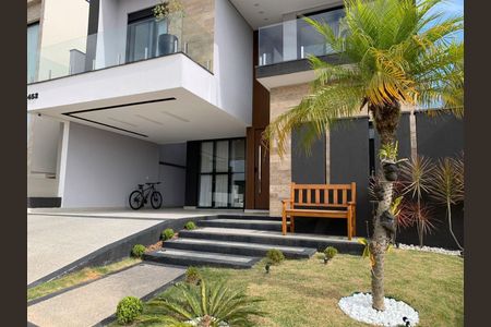 Casa à venda com 269m², 4 quartos e 4 vagas