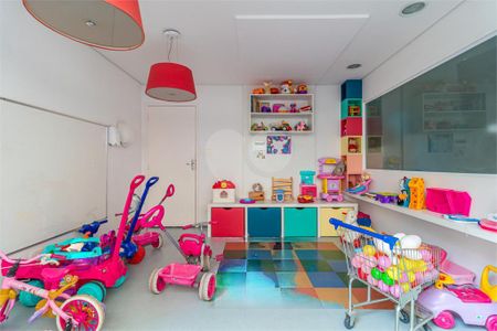Apartamento à venda com 3 quartos, 130m² em Vila Uberabinha, São Paulo