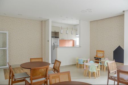 Apartamento para alugar com 48m², 2 quartos e 1 vaga Apartamento para alugar com 48m², 2 quartos e 1 vagaÁrea comum - Salão de festas