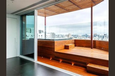Apartamento à venda com 270m², 1 quarto e 4 vagas