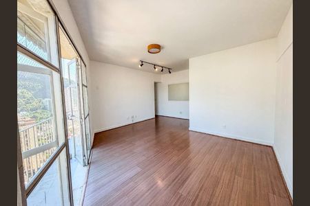 Apartamento à venda com 91m², 2 quartos e 1 vaga
