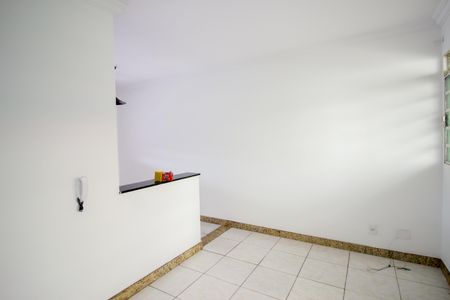 Sala de casa de condomínio para alugar com 2 quartos, 120m² em Darcy Vargas, Belo Horizonte