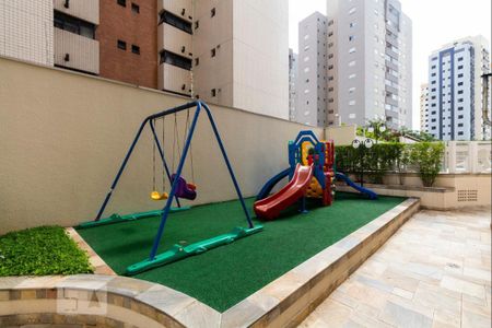 Apartamento à venda com 165m², 4 quartos e 3 vagas Apartamento à venda com 165m², 4 quartos e 3 vagasPlayground