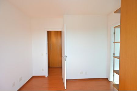 Apartamento à venda com 165m², 4 quartos e 3 vagasSuíte 2