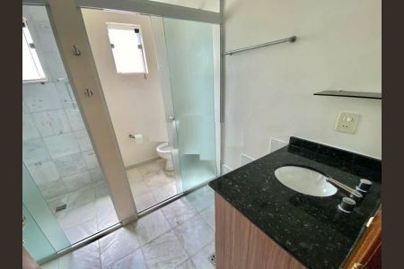 Casa à venda com 246m², 4 quartos e 4 vagas