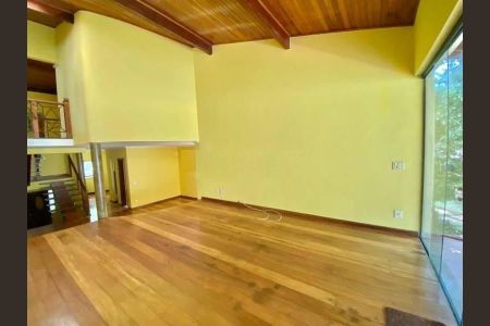 Casa à venda com 246m², 4 quartos e 4 vagas