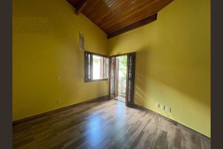 Casa à venda com 246m², 4 quartos e 4 vagas