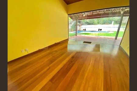 Casa à venda com 246m², 4 quartos e 4 vagas