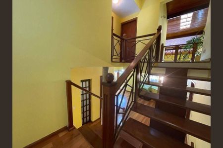 Casa à venda com 246m², 4 quartos e 4 vagas