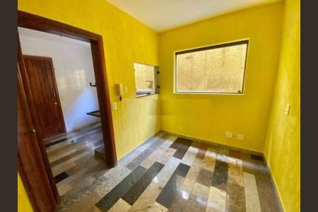 Casa à venda com 246m², 4 quartos e 4 vagas
