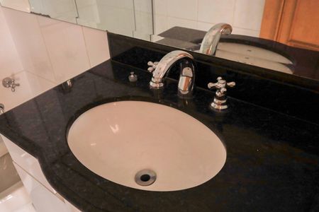Apartamento à venda com 98m², 2 quartos e 1 vagaBanheiro da Suíte 1
