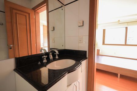 Apartamento à venda com 98m², 2 quartos e 1 vagaBanheiro da Suíte 1