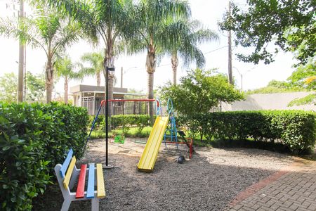 Apartamento à venda com 48m², 2 quartos e 1 vaga Apartamento à venda com 48m², 2 quartos e 1 vagaÁrea comum - Playground