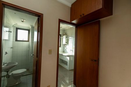 Apartamento à venda com 284m², 4 quartos e 3 vagas Apartamento à venda com 284m², 4 quartos e 3 vagasÁREA DE SERVIÇO