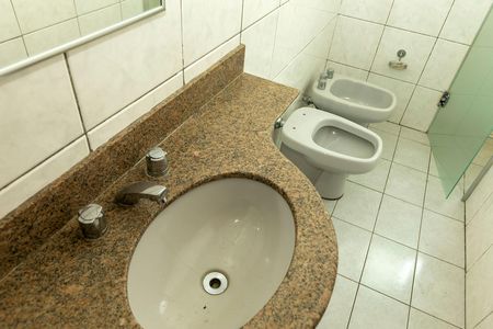 Apartamento à venda com 284m², 4 quartos e 3 vagas Apartamento à venda com 284m², 4 quartos e 3 vagasBANHEIRO SOCIAL