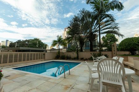 Apartamento à venda com 284m², 4 quartos e 3 vagas Apartamento à venda com 284m², 4 quartos e 3 vagasÁREA COMUM - PISCINA