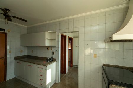Apartamento à venda com 284m², 4 quartos e 3 vagas Apartamento à venda com 284m², 4 quartos e 3 vagasCOZINHA