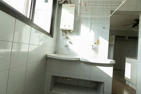 Apartamento à venda com 284m², 4 quartos e 3 vagas Apartamento à venda com 284m², 4 quartos e 3 vagasÁREA DE SERVIÇOÁREA DE SERVIÇO