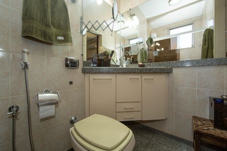 Apartamento à venda com 203m², 3 quartos e 2 vagas Apartamento à venda com 203m², 3 quartos e 2 vagasBANHEIRO2