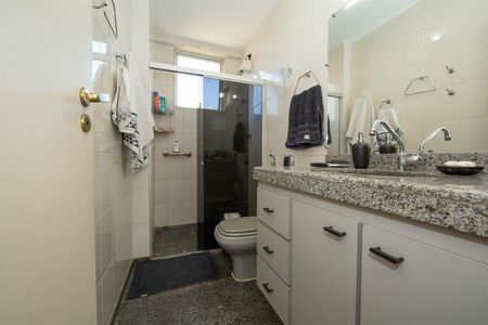 Apartamento à venda com 203m², 3 quartos e 2 vagas Apartamento à venda com 203m², 3 quartos e 2 vagasBANHEIRO1
