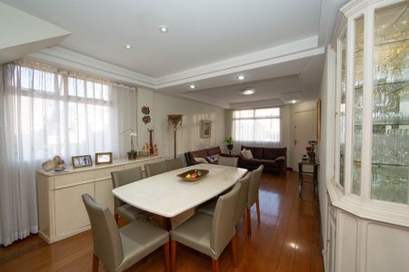 Apartamento à venda com 203m², 3 quartos e 2 vagas Apartamento à venda com 203m², 3 quartos e 2 vagasSALA