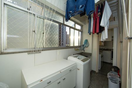 Apartamento à venda com 203m², 3 quartos e 2 vagas Apartamento à venda com 203m², 3 quartos e 2 vagasAREA DE SERVICO