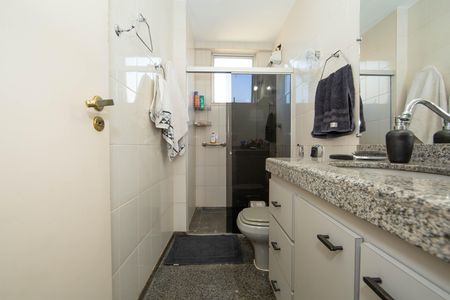 Apartamento à venda com 203m², 3 quartos e 2 vagas Apartamento à venda com 203m², 3 quartos e 2 vagasBANHEIRO1