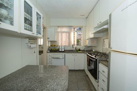 Apartamento à venda com 203m², 3 quartos e 2 vagas Apartamento à venda com 203m², 3 quartos e 2 vagasCOZINHA