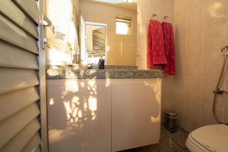 Apartamento à venda com 203m², 3 quartos e 2 vagas Apartamento à venda com 203m², 3 quartos e 2 vagasBANHEIRO3