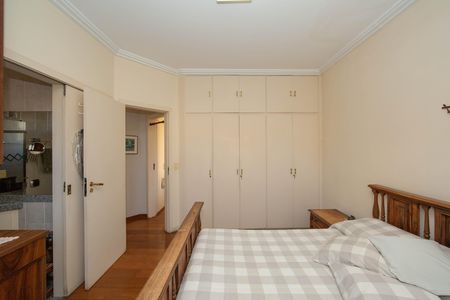 Apartamento à venda com 203m², 3 quartos e 2 vagas Apartamento à venda com 203m², 3 quartos e 2 vagasQUARTO3