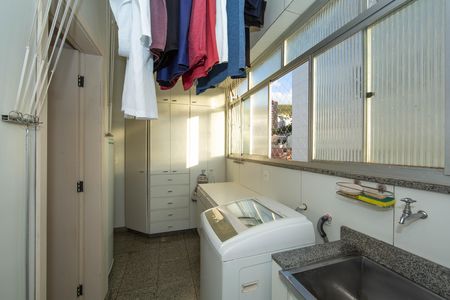 Apartamento à venda com 203m², 3 quartos e 2 vagas Apartamento à venda com 203m², 3 quartos e 2 vagasAREA DE SERVICO
