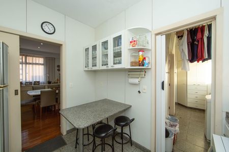 Apartamento à venda com 203m², 3 quartos e 2 vagas Apartamento à venda com 203m², 3 quartos e 2 vagasCOZINHA