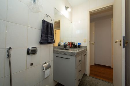 Apartamento à venda com 203m², 3 quartos e 2 vagas Apartamento à venda com 203m², 3 quartos e 2 vagasBANHEIRO1
