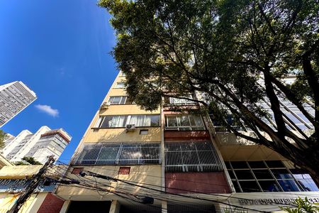 Apartamento para alugar com 107m², 2 quartos e sem vaga