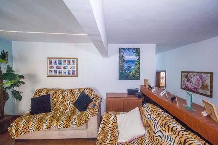 Sala de casa à venda com 4 quartos, 150m² em Vila Valqueire, Rio de Janeiro
